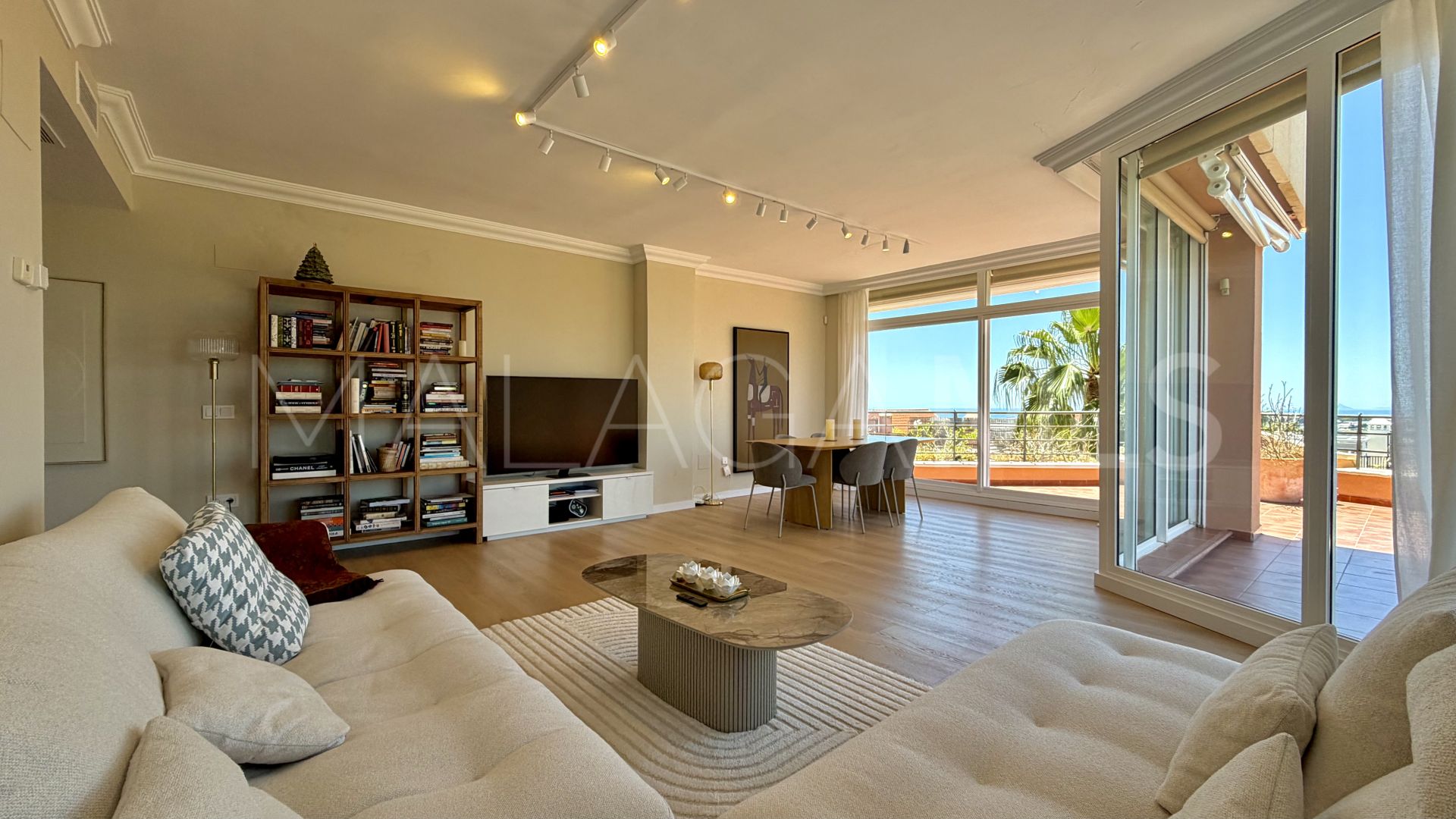 Apartment for sale in Magna Marbella with 3 bedrooms