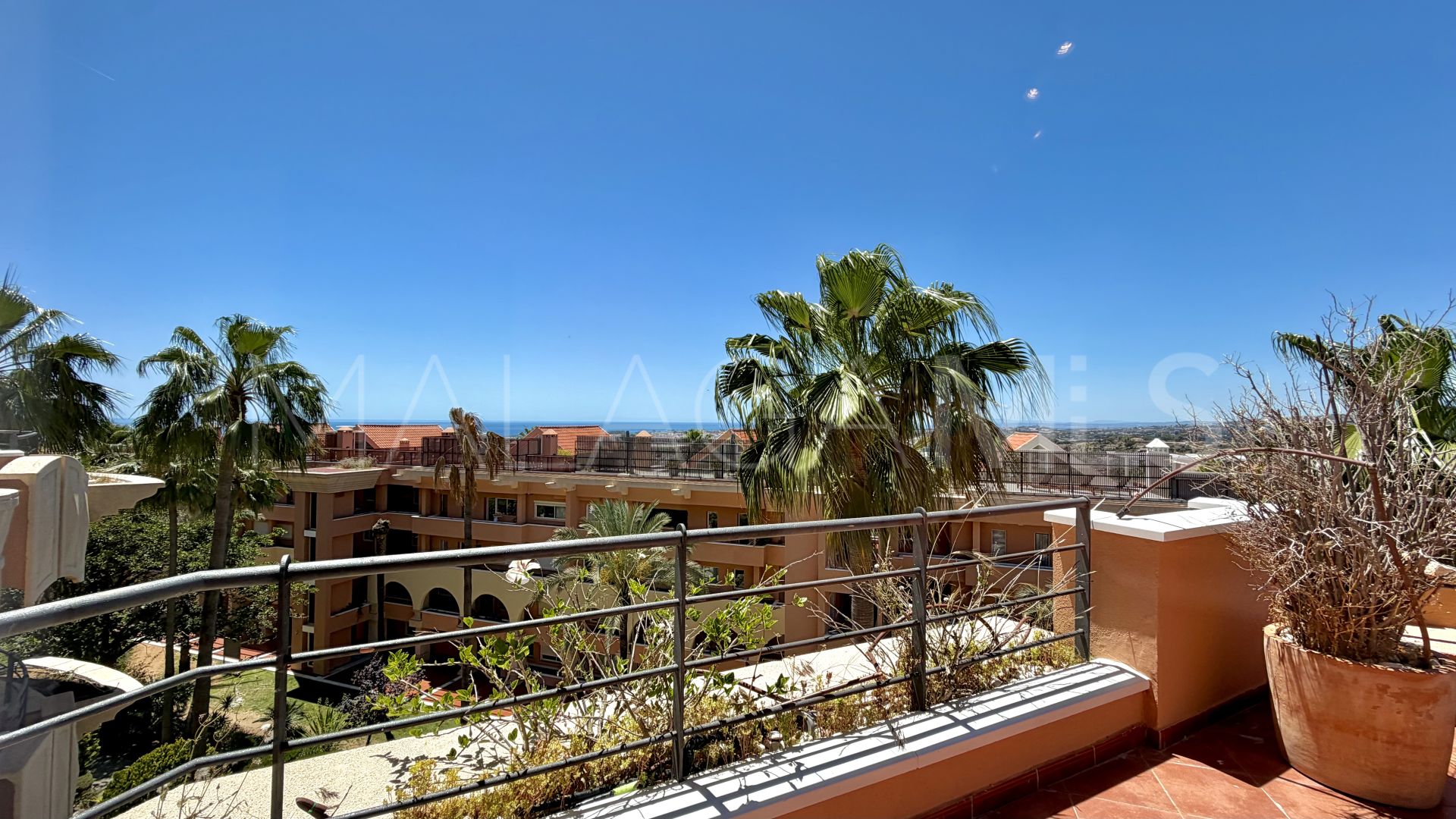 Apartment for sale in Magna Marbella with 3 bedrooms