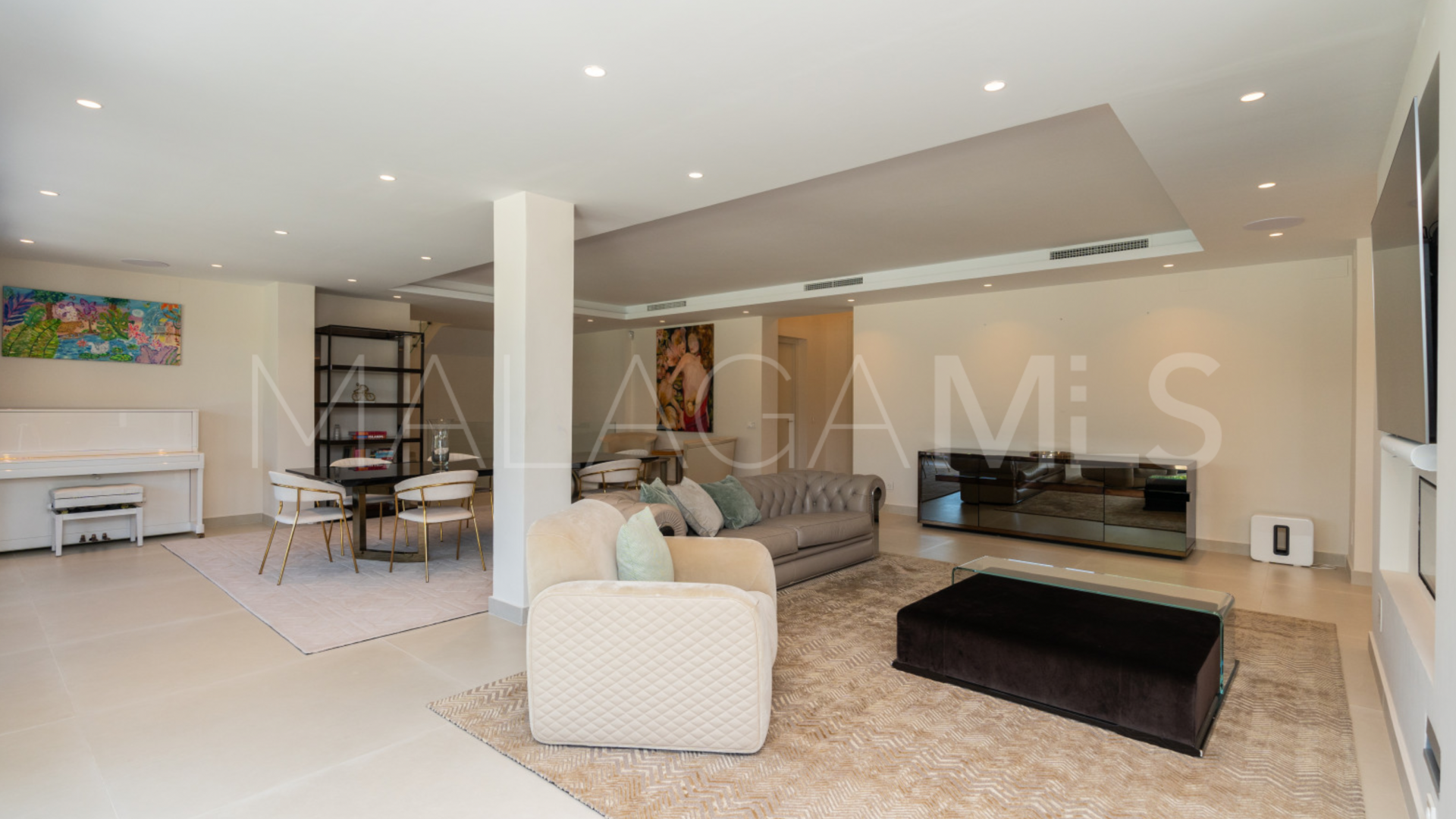 Villa for sale in Guadalmina Baja