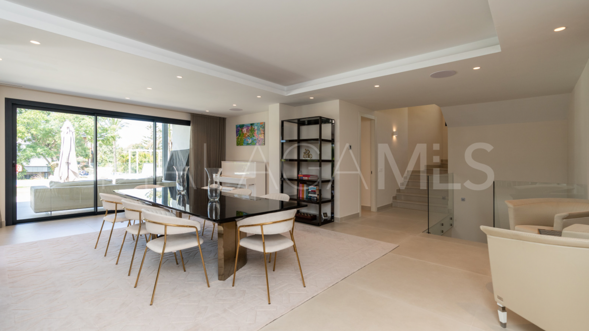 Villa for sale in Guadalmina Baja