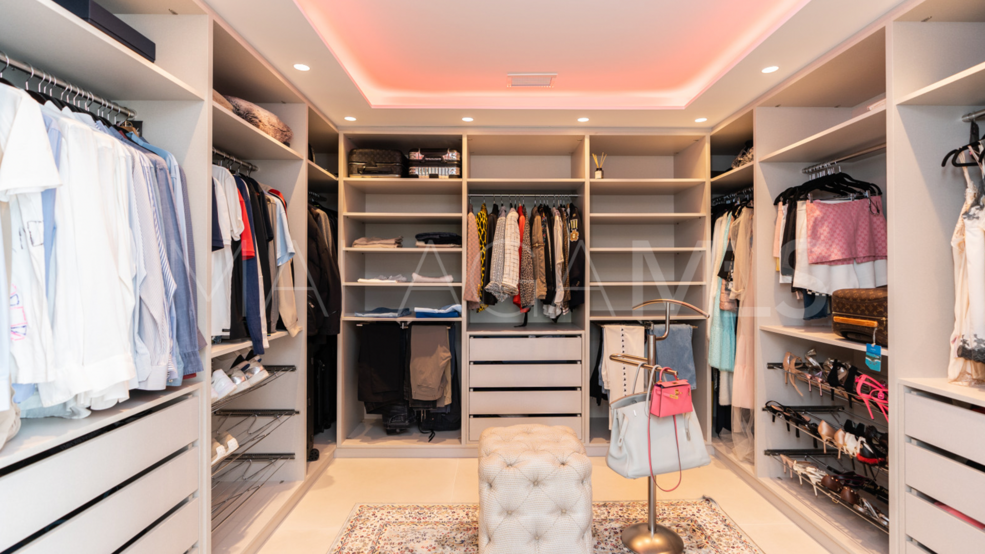 Villa for sale in Guadalmina Baja