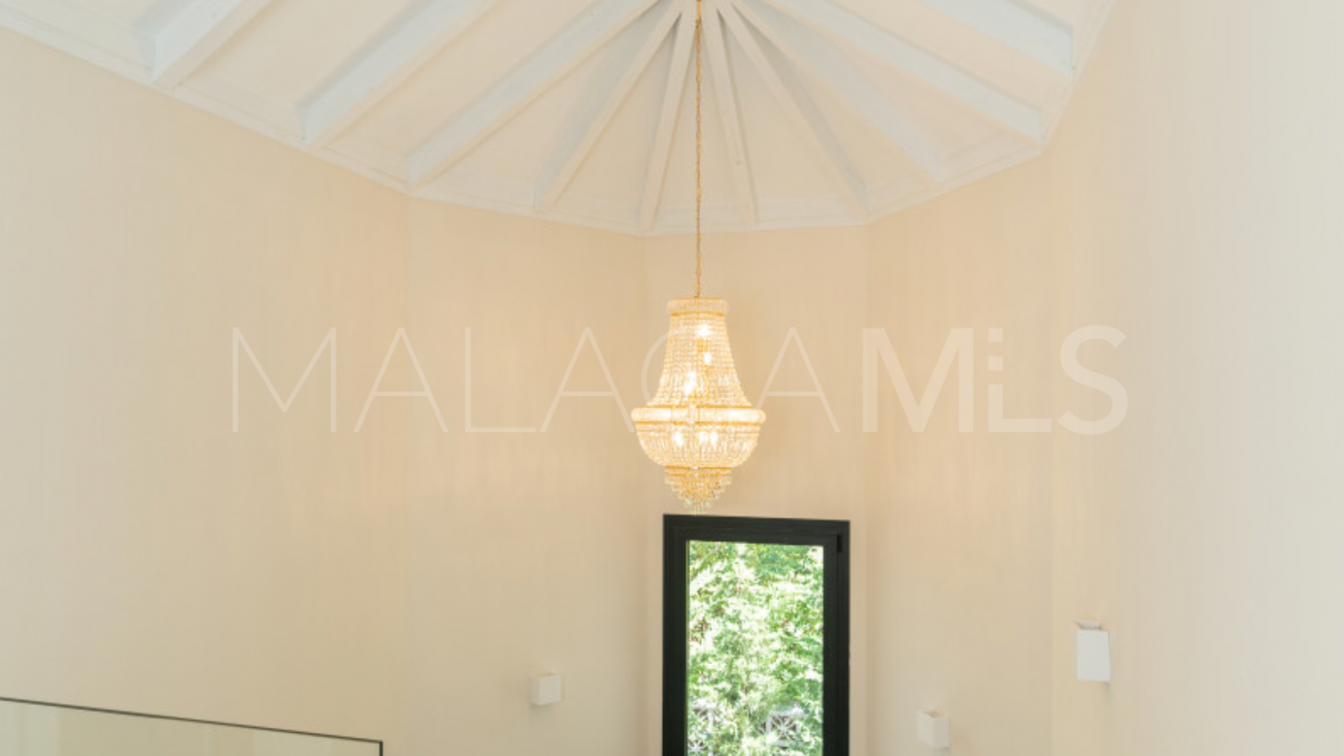 Villa for sale in Guadalmina Baja