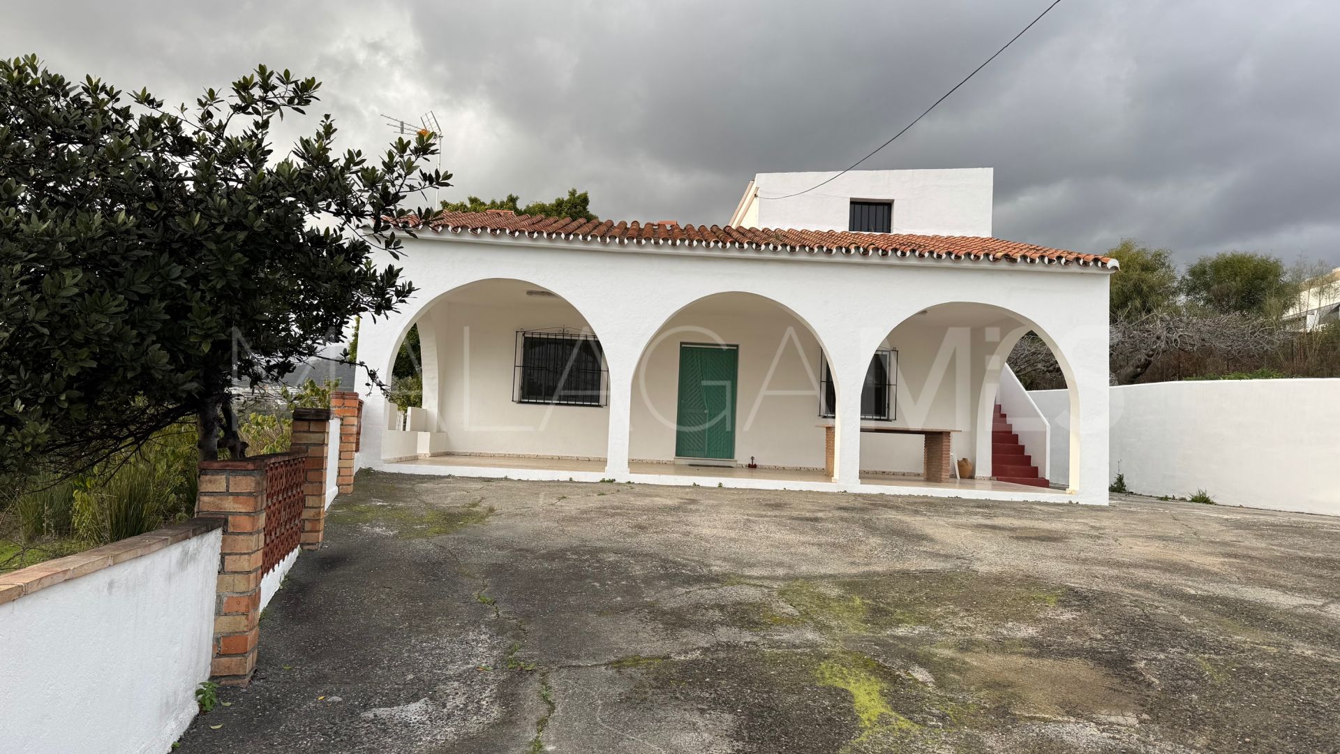 For sale semi detached villa in Guadalmansa