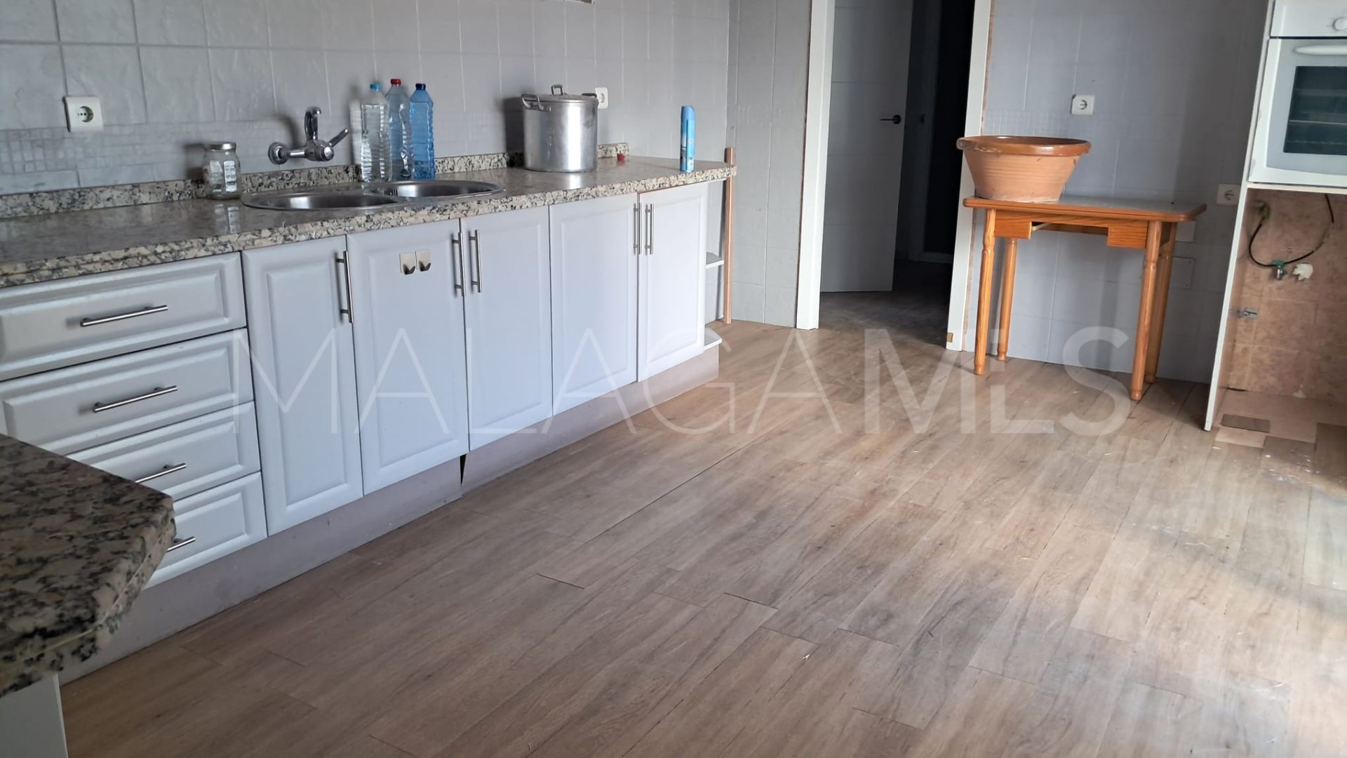 Villa for sale in New Golden Mile