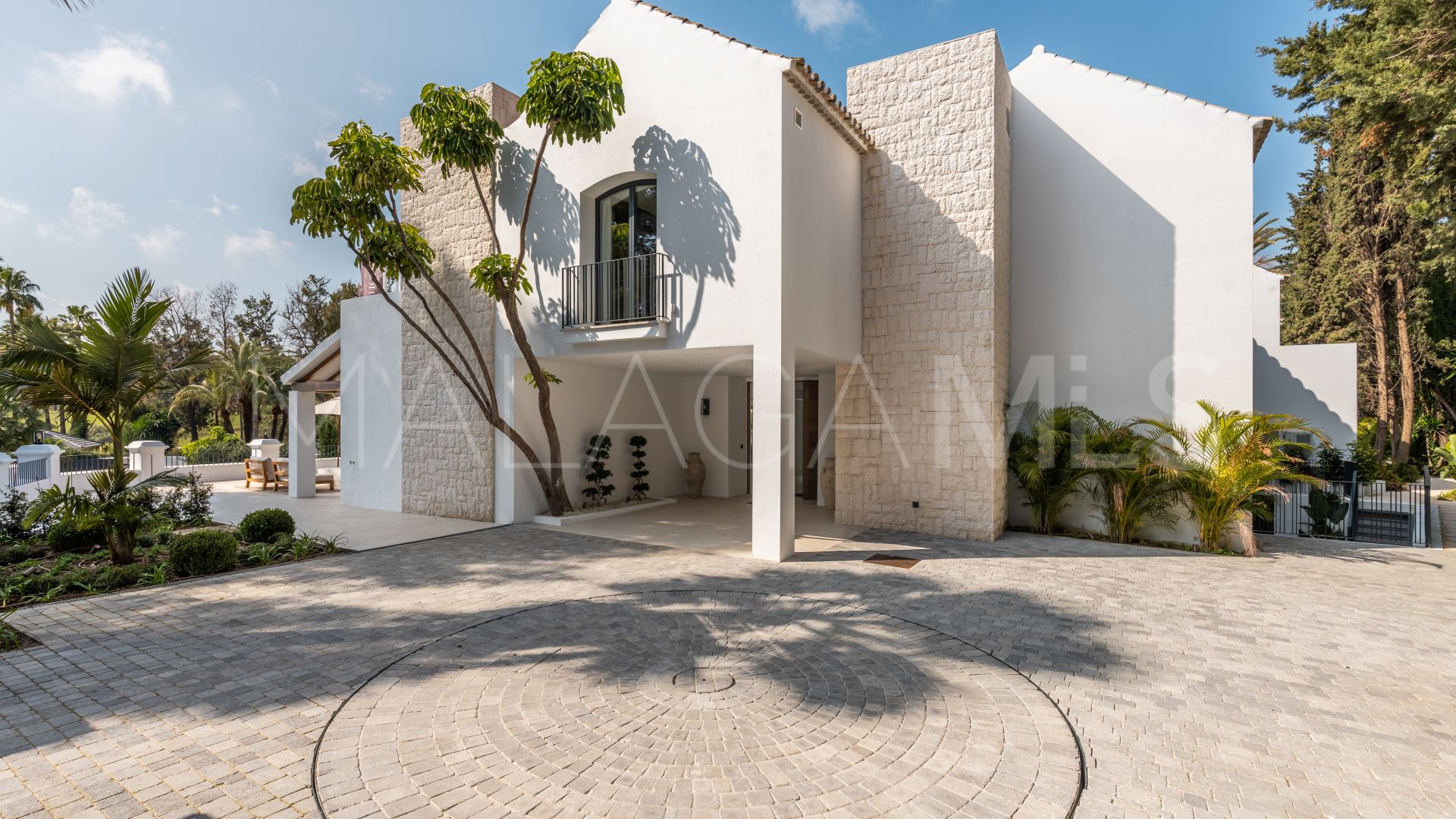 Se vende villa with 5 bedrooms in Las Brisas