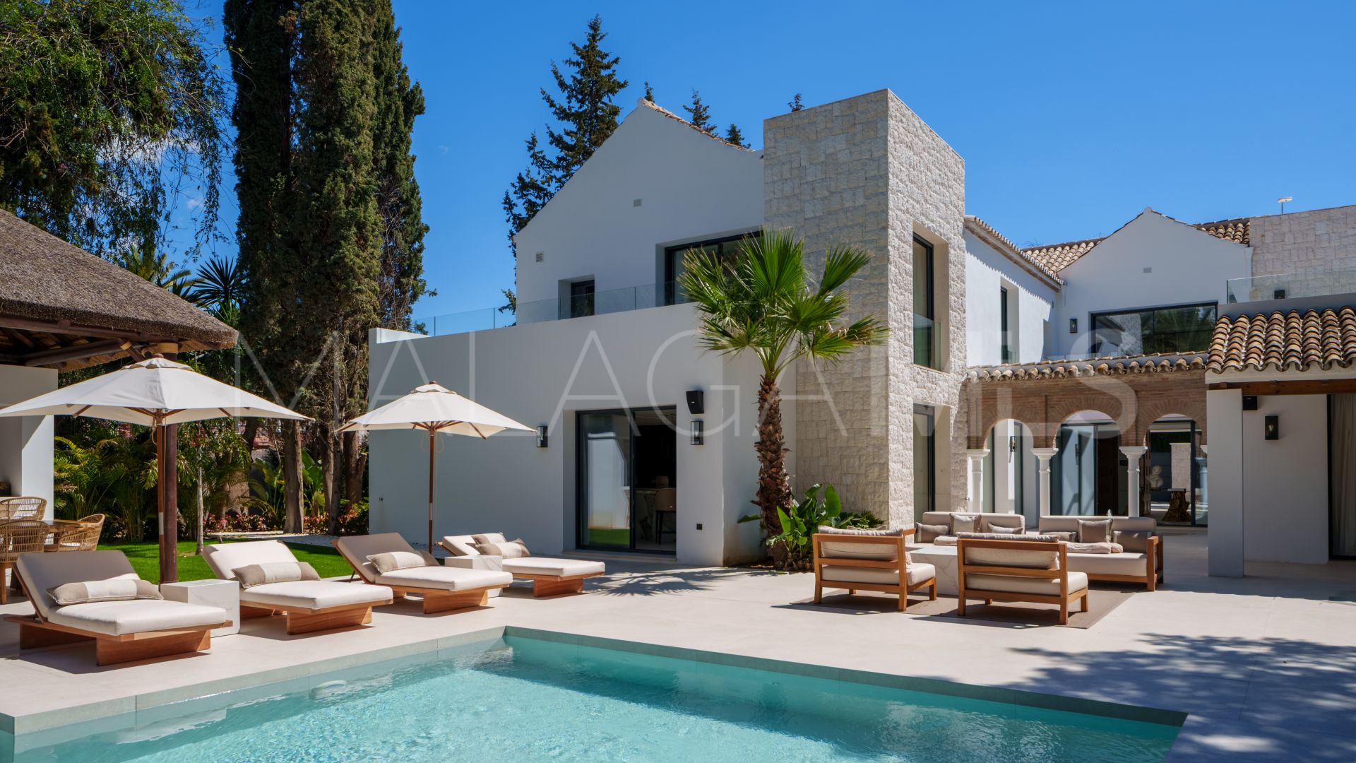 Se vende villa with 5 bedrooms in Las Brisas