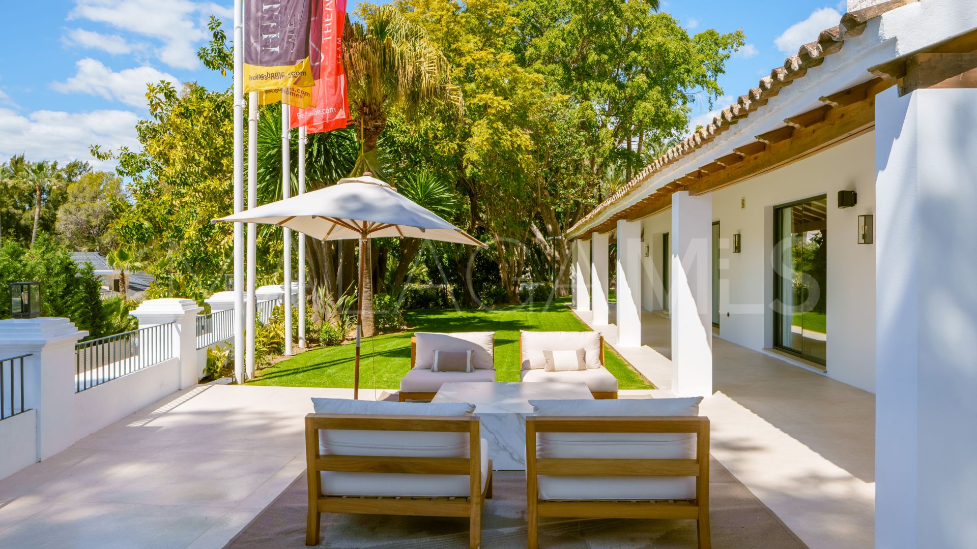 Se vende villa with 5 bedrooms in Las Brisas