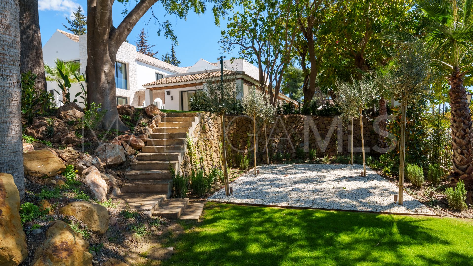 Se vende villa with 5 bedrooms in Las Brisas