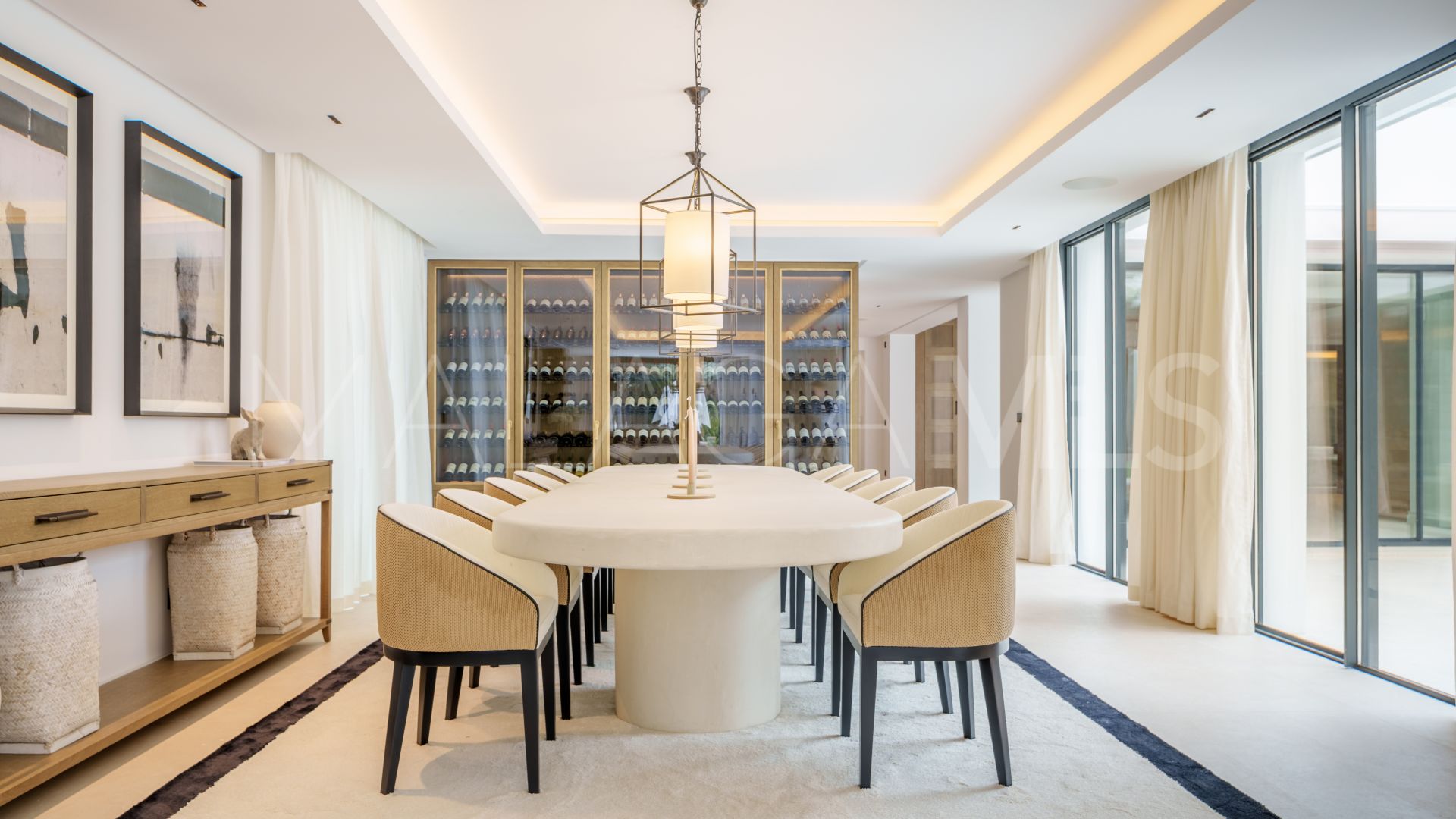 Se vende villa with 5 bedrooms in Las Brisas