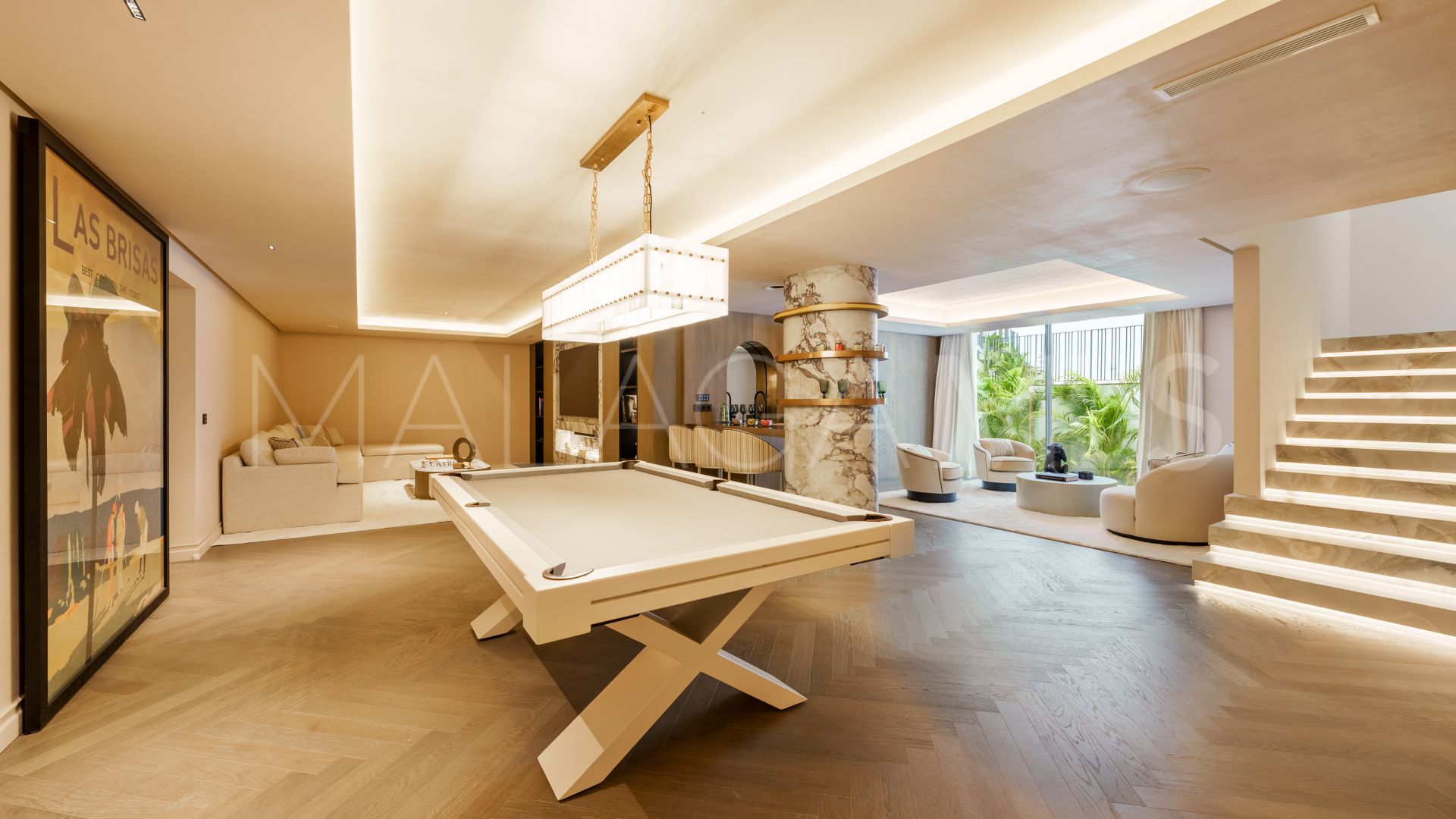Se vende villa with 5 bedrooms in Las Brisas