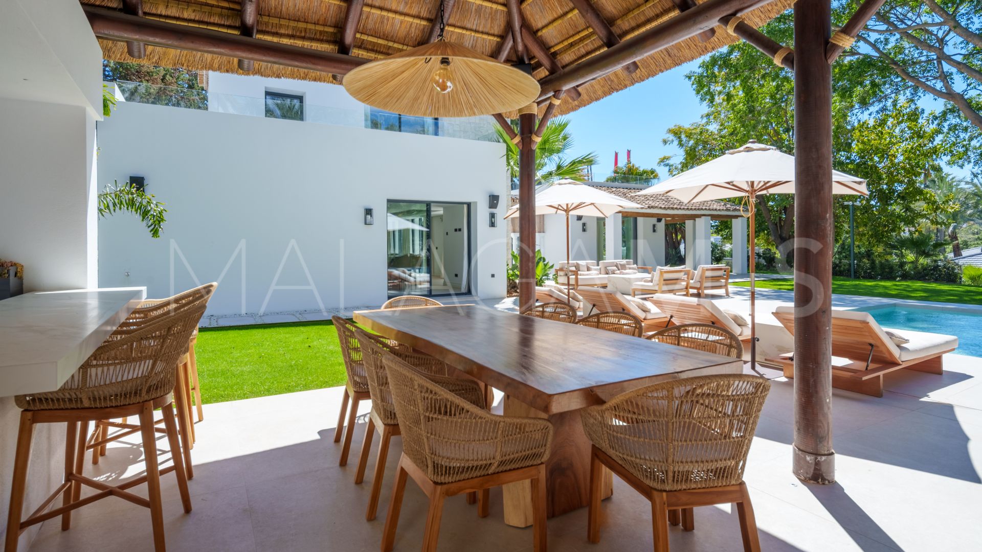 Se vende villa with 5 bedrooms in Las Brisas