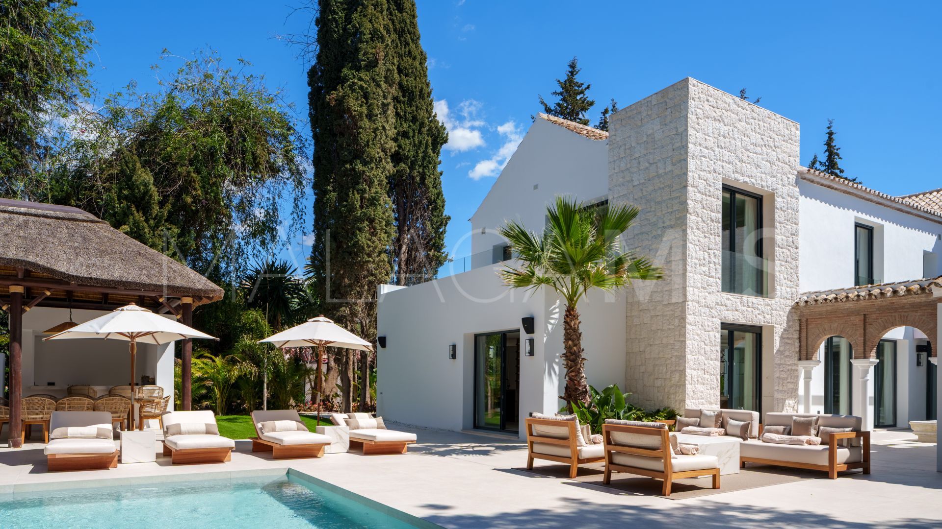 Se vende villa with 5 bedrooms in Las Brisas