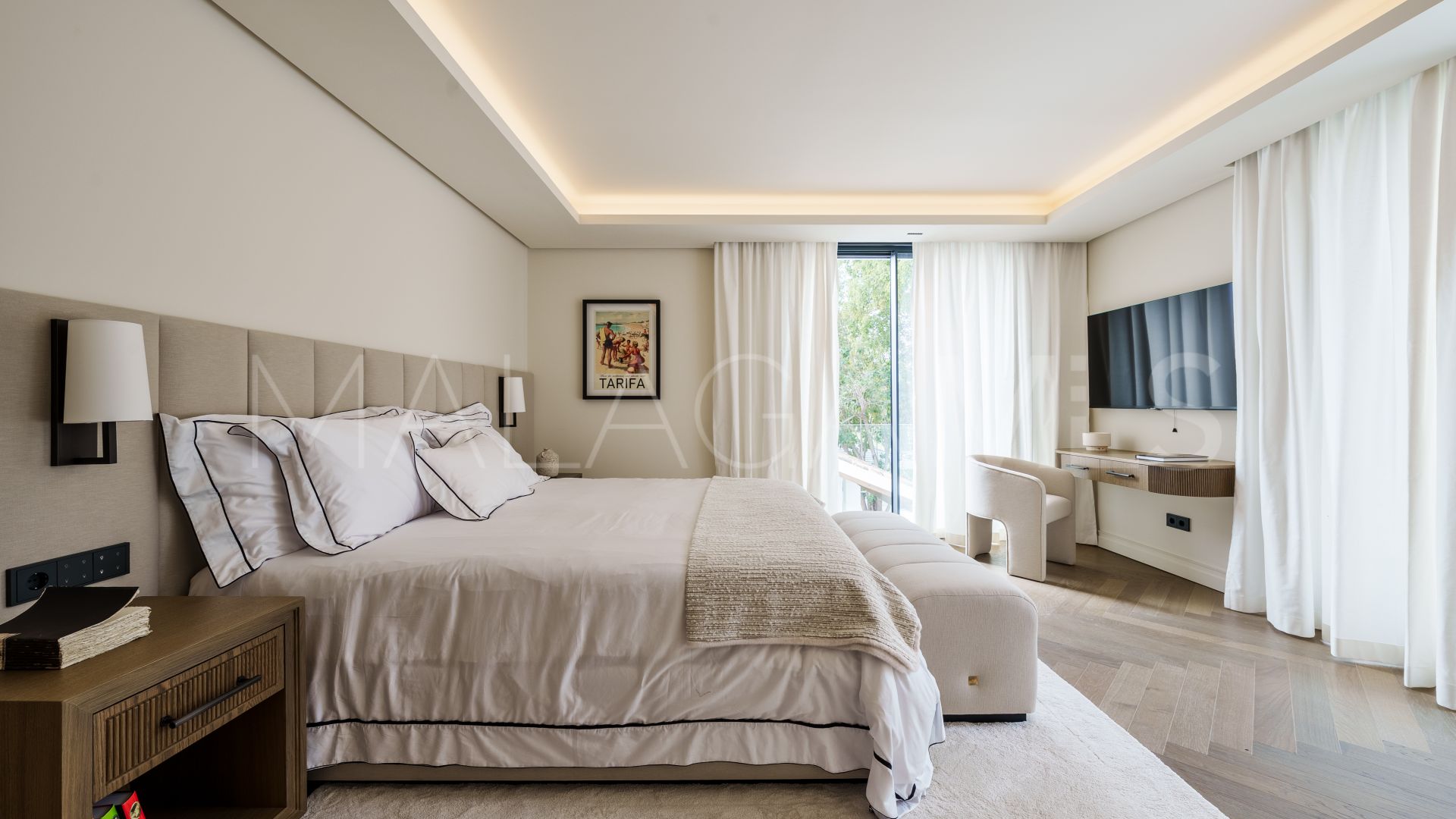 Se vende villa with 5 bedrooms in Las Brisas