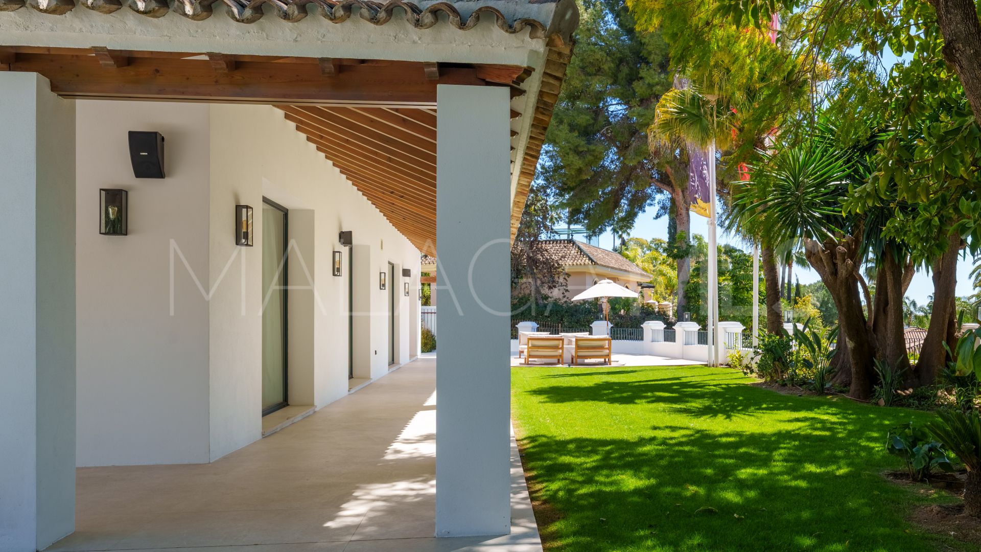 Se vende villa with 5 bedrooms in Las Brisas