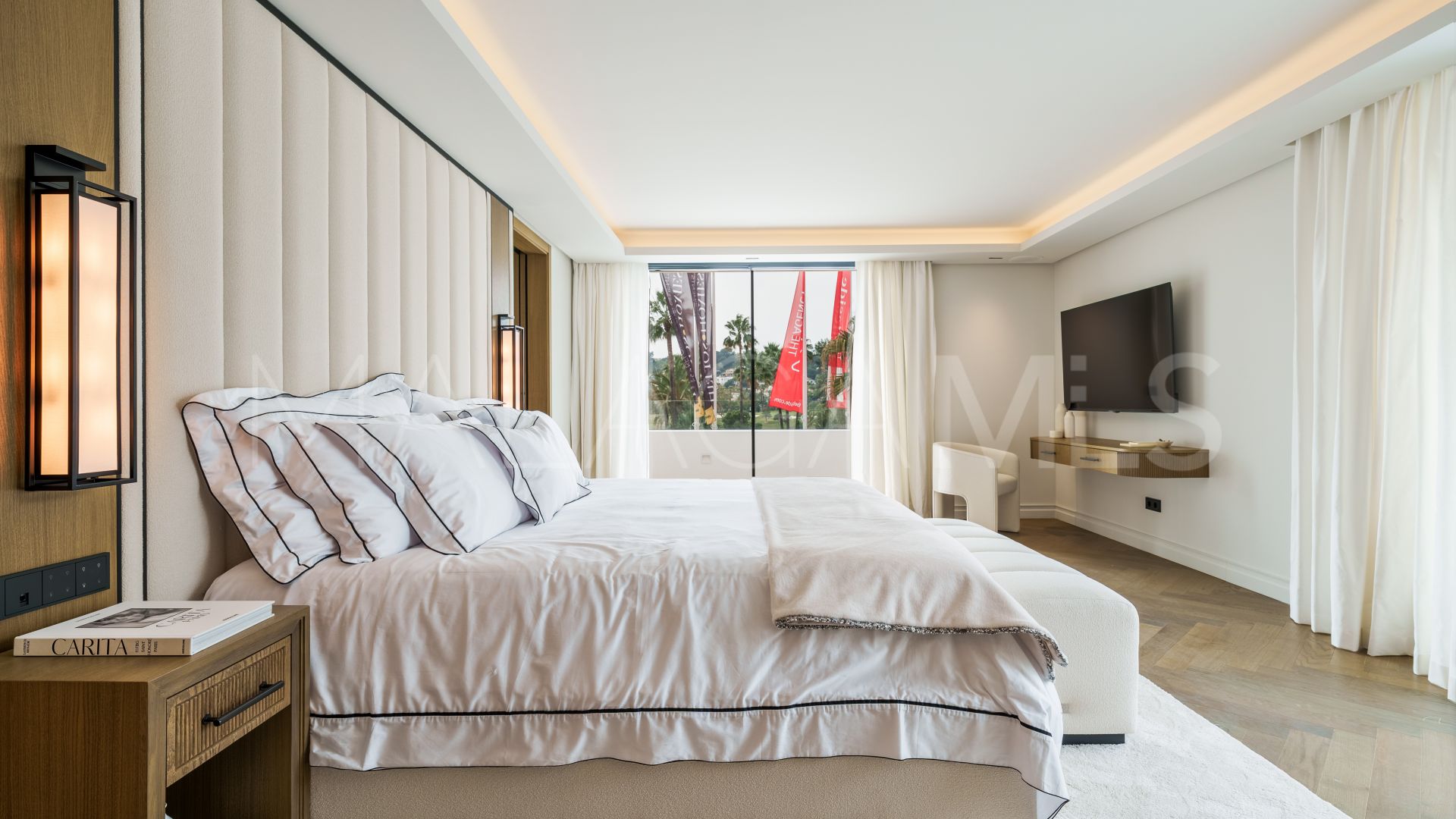 Se vende villa with 5 bedrooms in Las Brisas