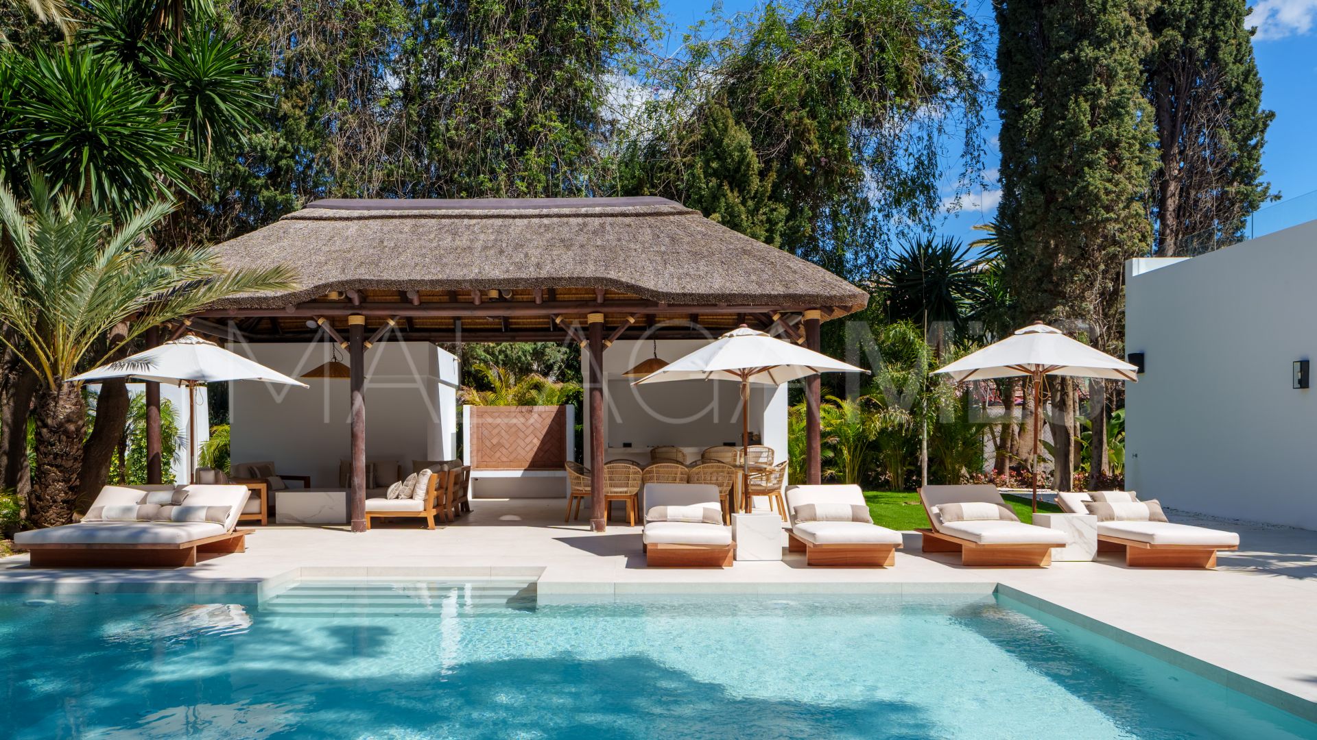 Se vende villa with 5 bedrooms in Las Brisas