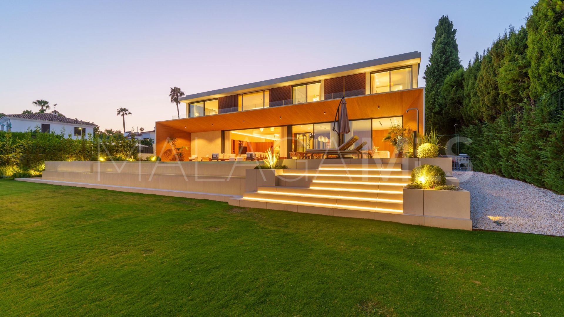 Villa for sale in Guadalmina Alta