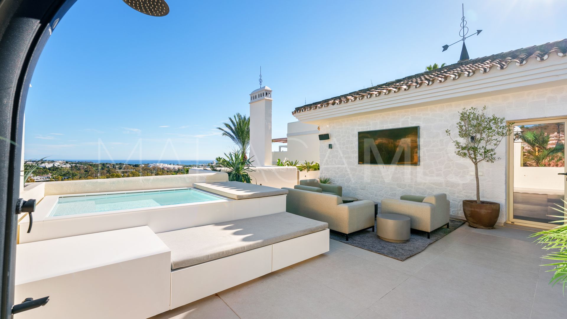 Duplex penthouse for sale in Palacetes Los Belvederes