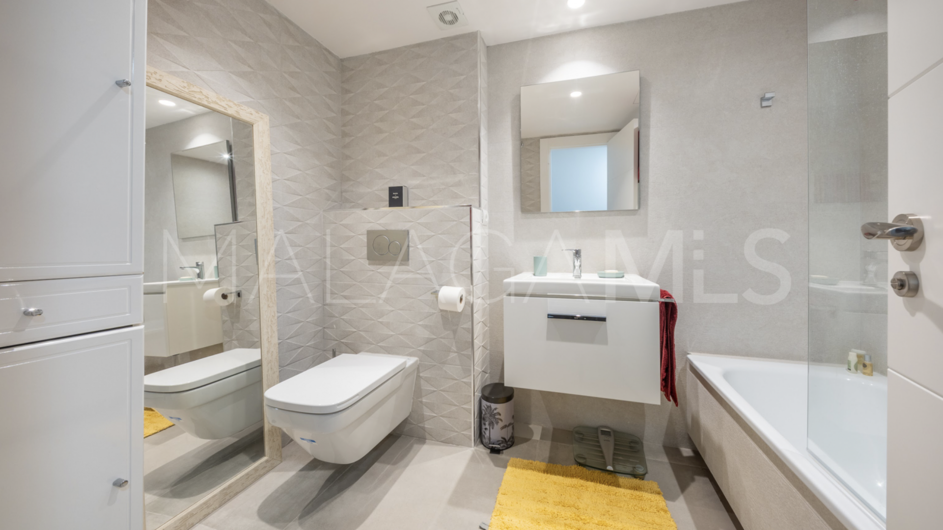 Lägenhet for sale in Nueva Andalucia