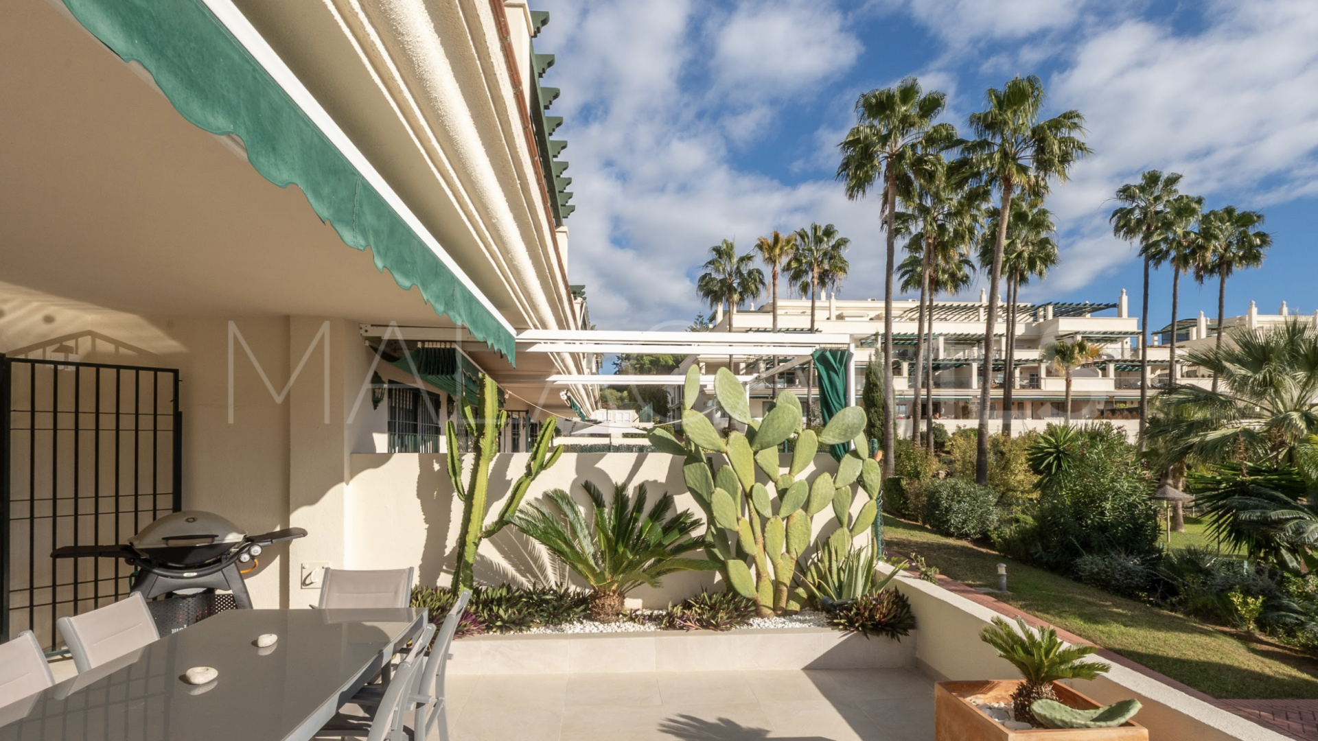 Lägenhet for sale in Nueva Andalucia