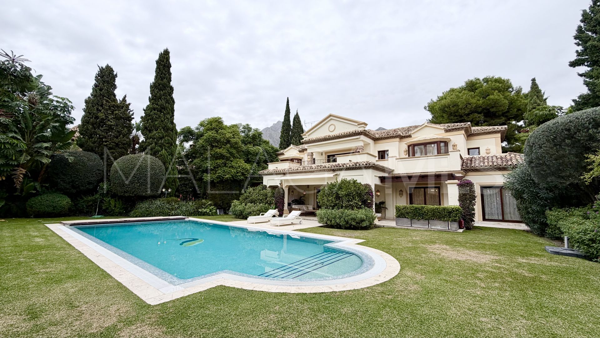 For sale Sierra Blanca 7 bedrooms villa