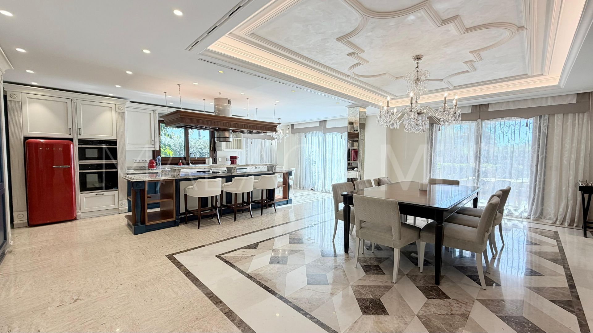 Villa for sale in Sierra Blanca