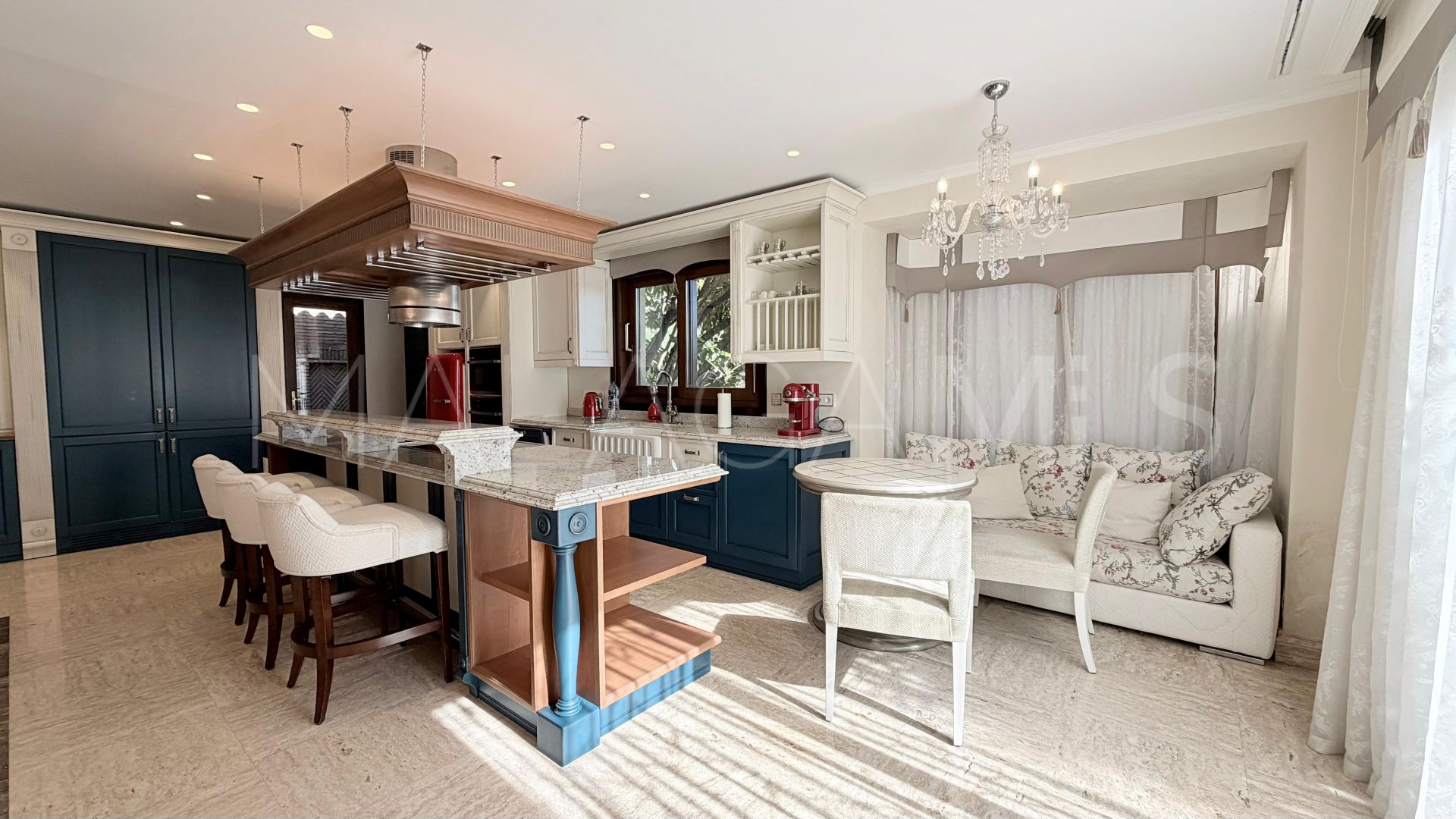 Villa for sale in Sierra Blanca