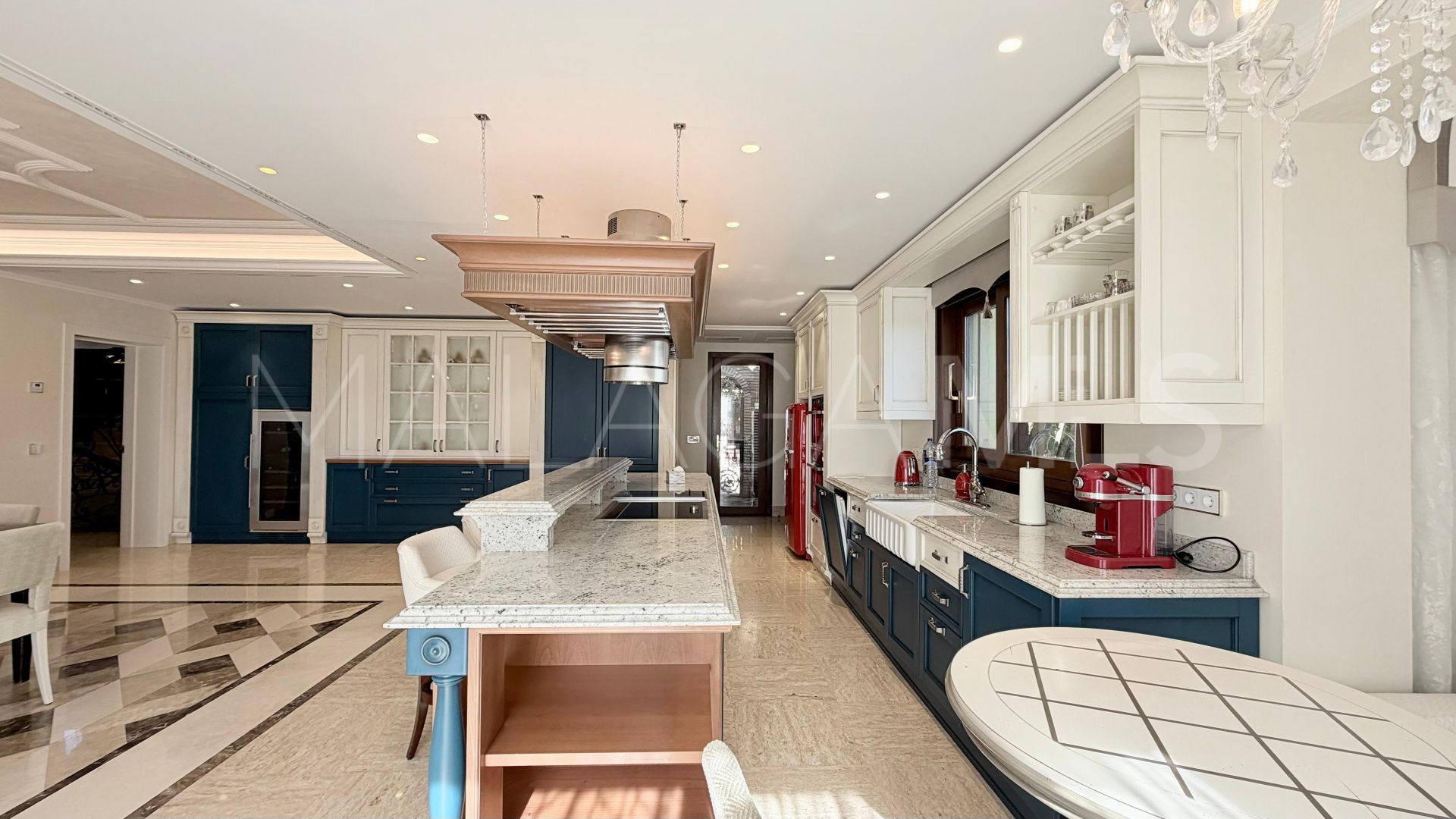 Villa for sale in Sierra Blanca