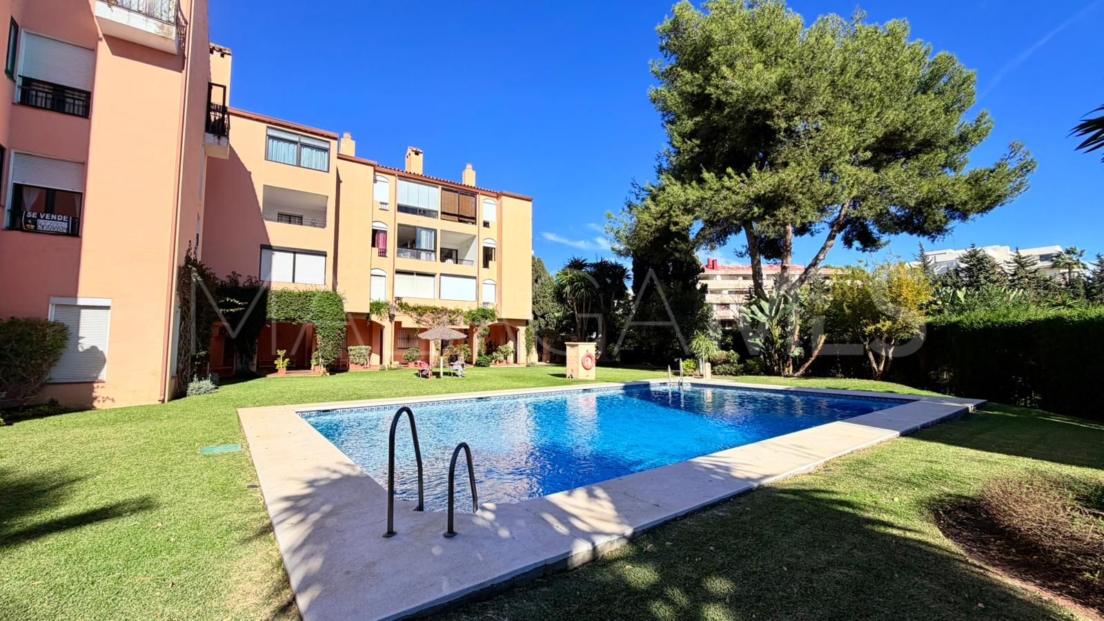 For sale 2 bedrooms apartment in Nueva Andalucia