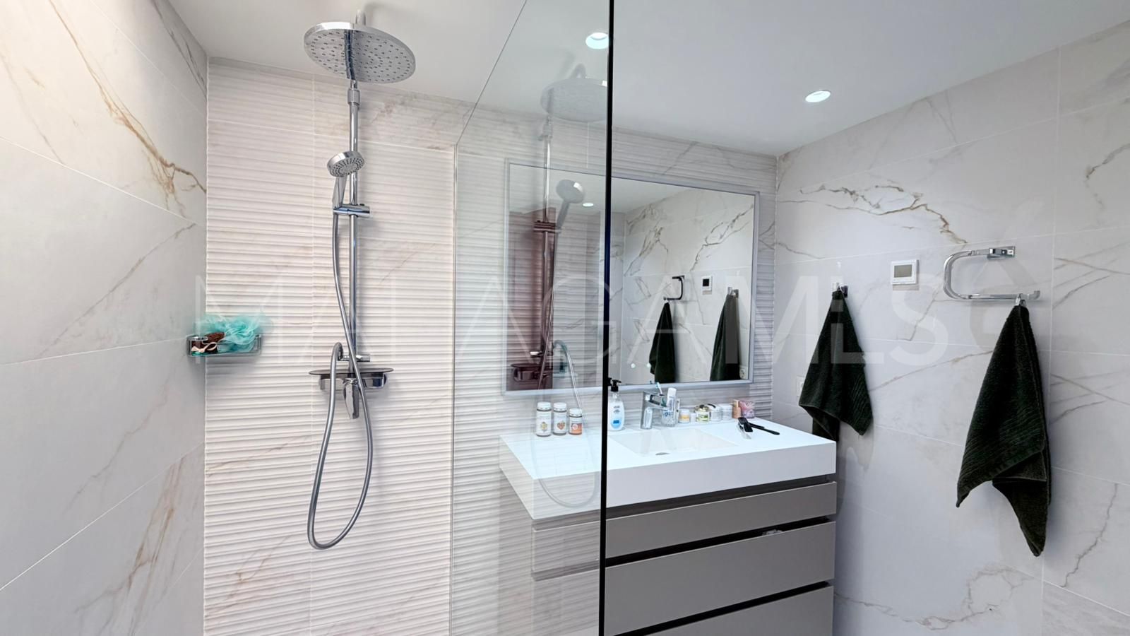 For sale 2 bedrooms apartment in Nueva Andalucia