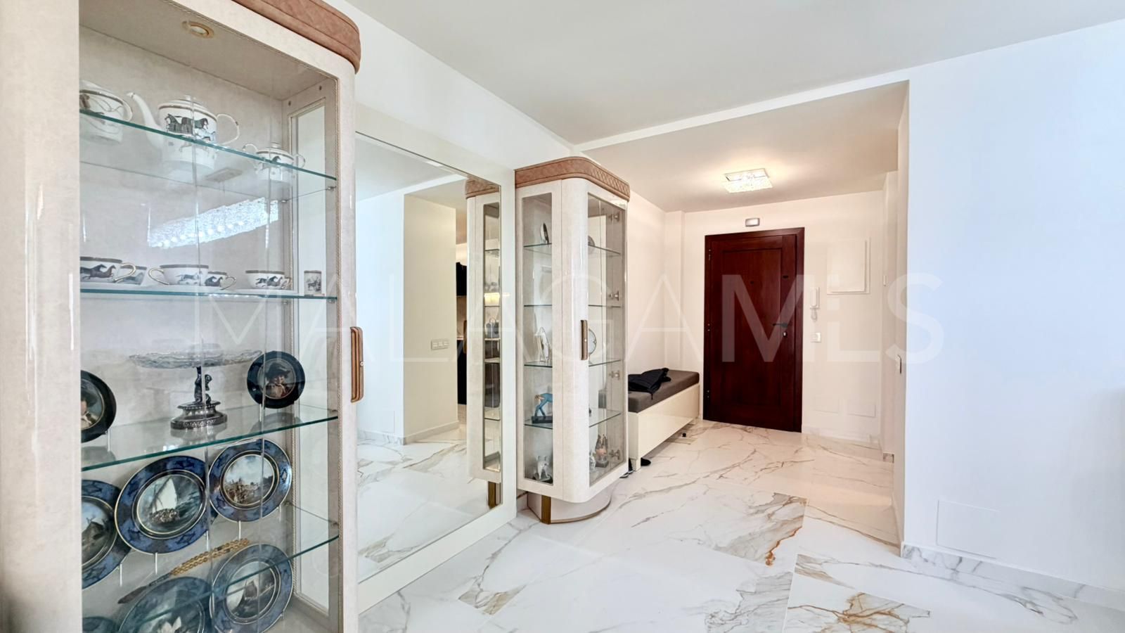 For sale 2 bedrooms apartment in Nueva Andalucia