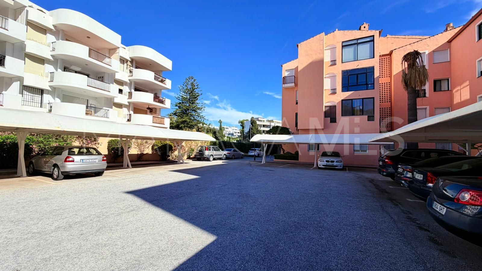 For sale 2 bedrooms apartment in Nueva Andalucia