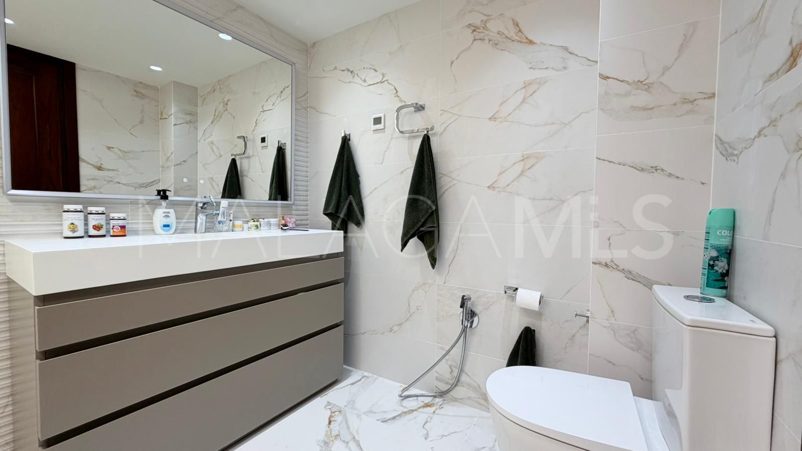 For sale 2 bedrooms apartment in Nueva Andalucia