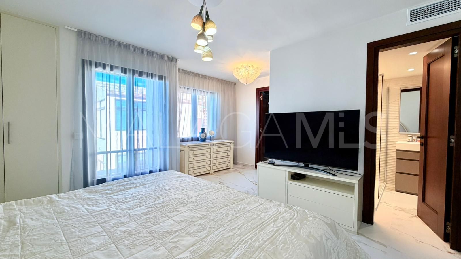 For sale 2 bedrooms apartment in Nueva Andalucia