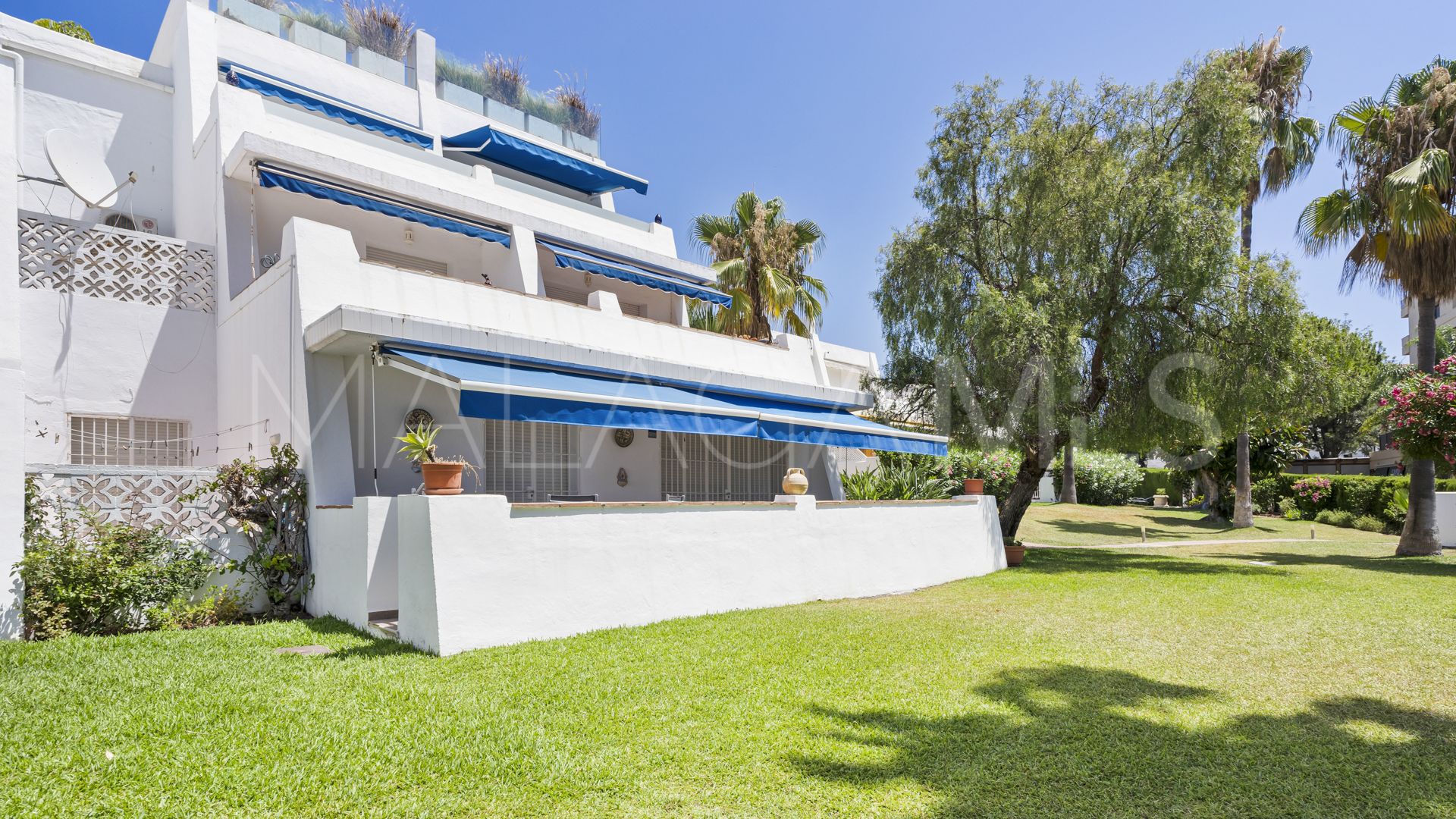 For sale apartment in Nueva Andalucia
