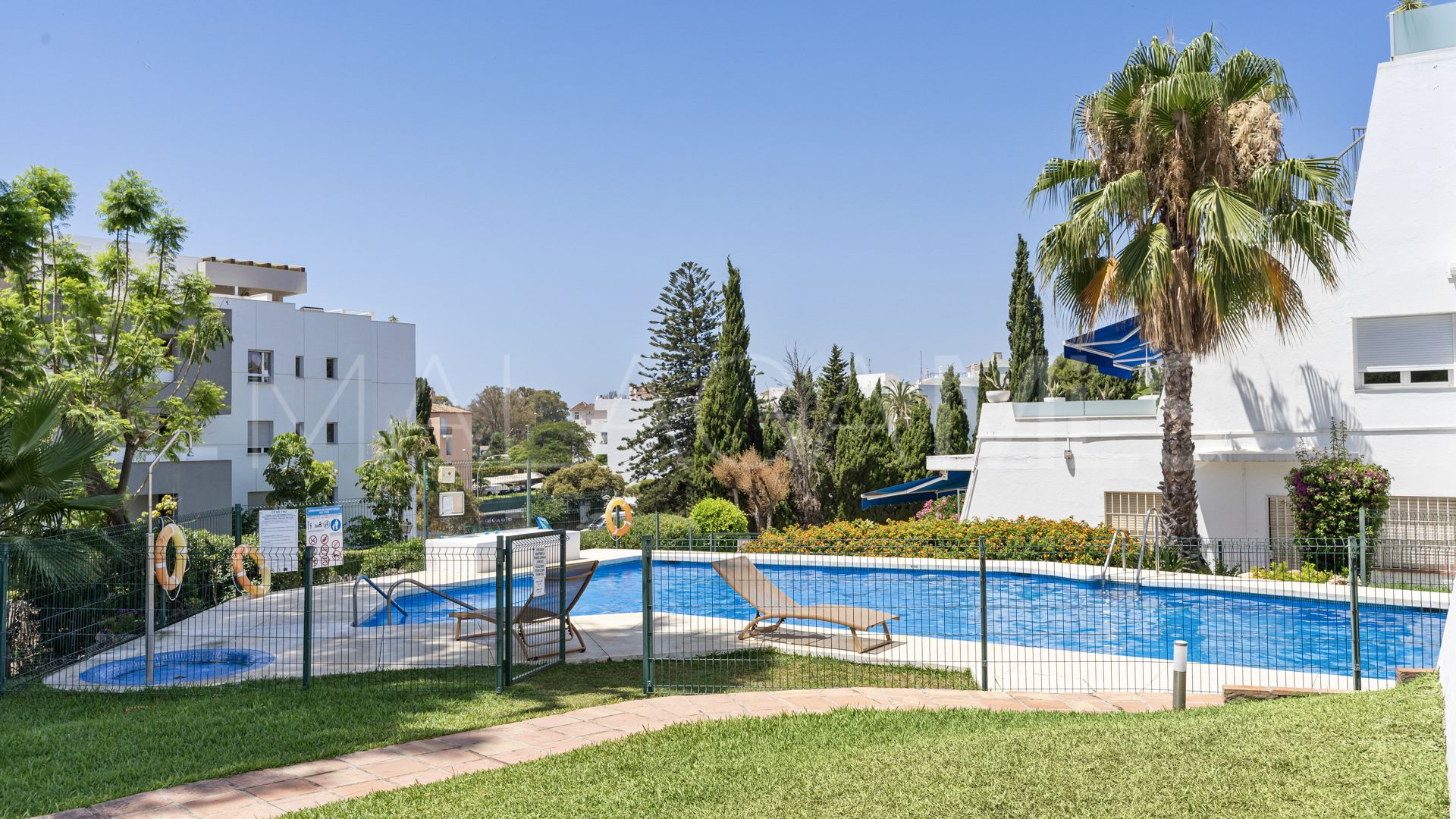 For sale apartment in Nueva Andalucia
