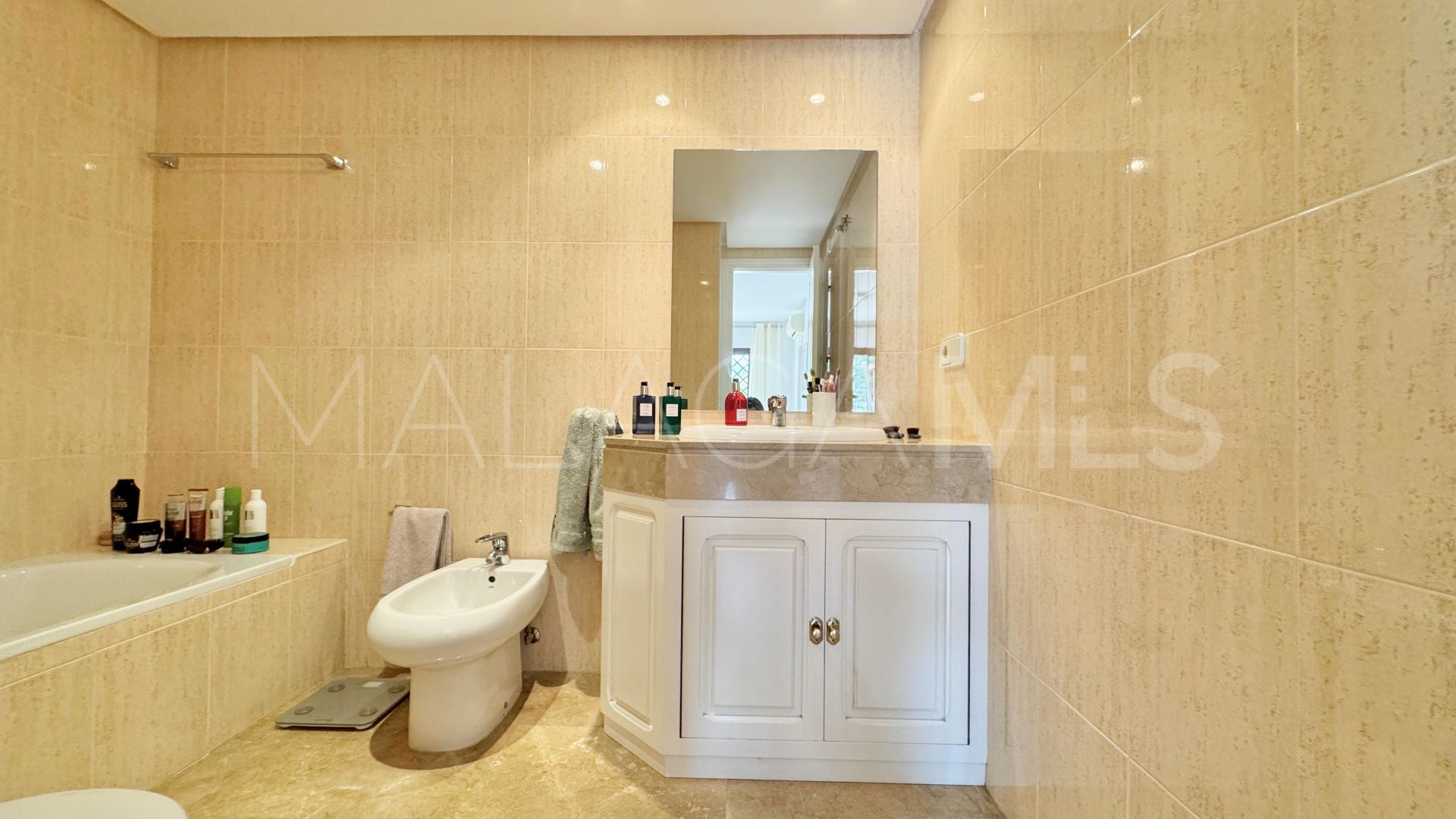 Markplanslägenhet for sale in Marbella Golden Mile