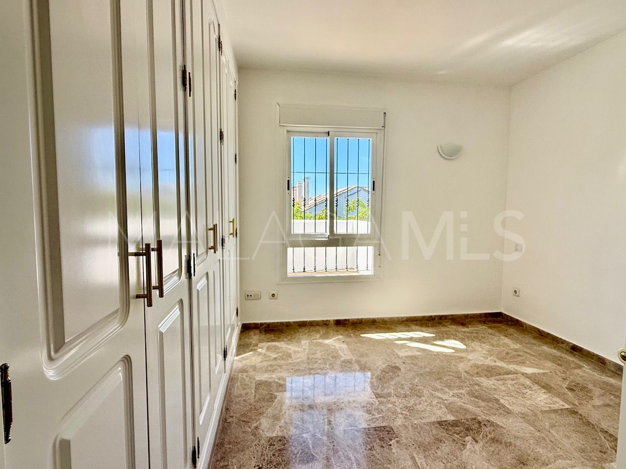 Zweistöckiges penthouse for sale in Los Naranjos de Marbella