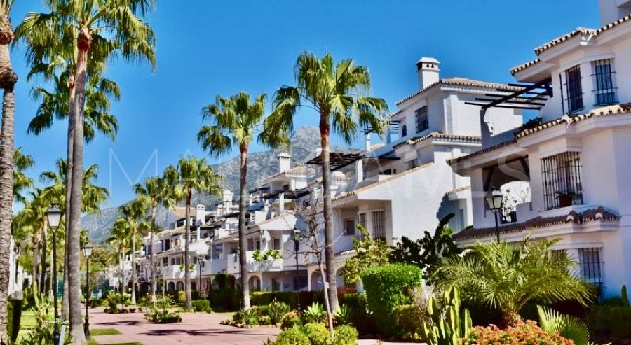 Zweistöckiges penthouse for sale in Los Naranjos de Marbella