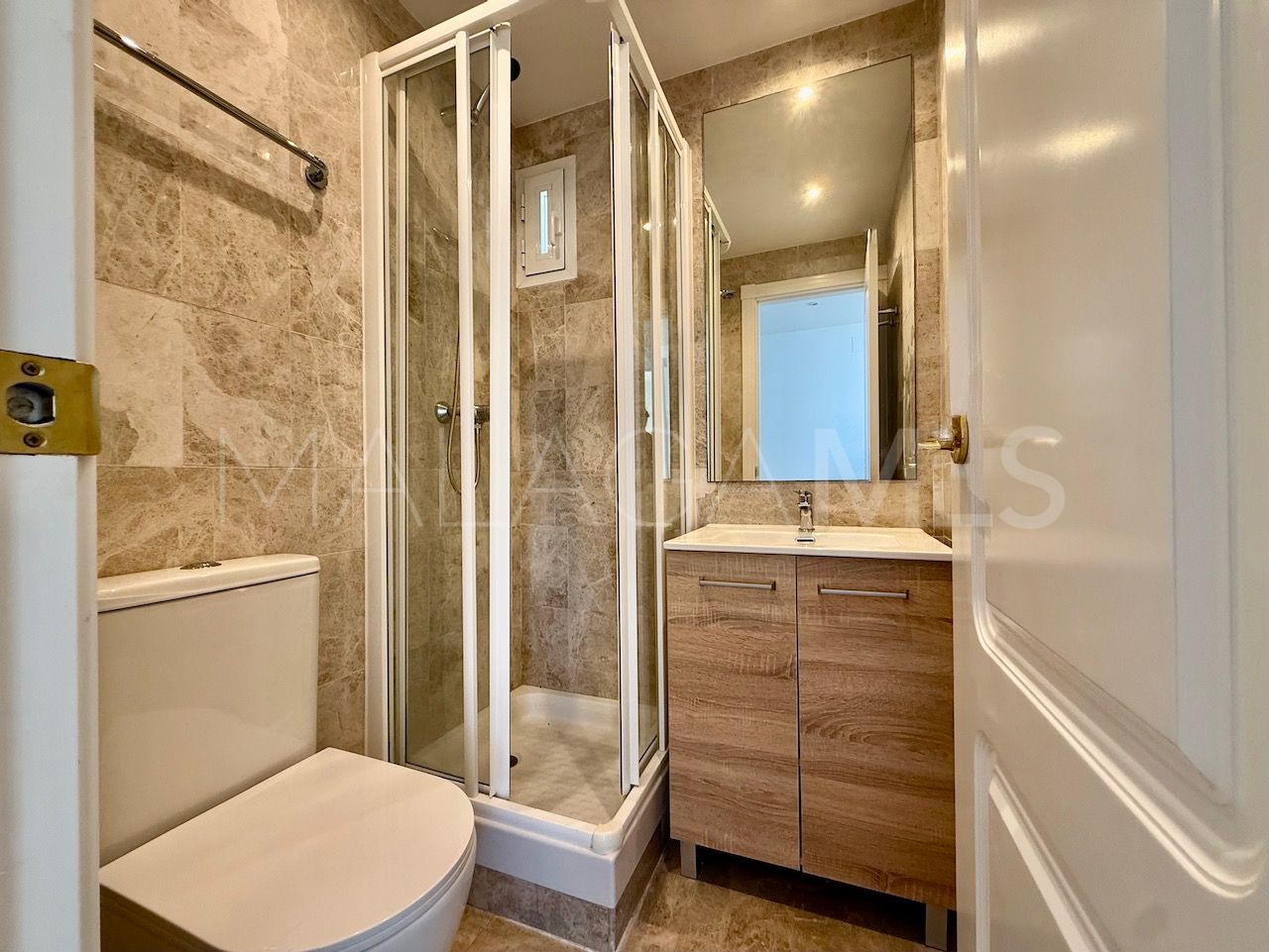 Zweistöckiges penthouse for sale in Los Naranjos de Marbella