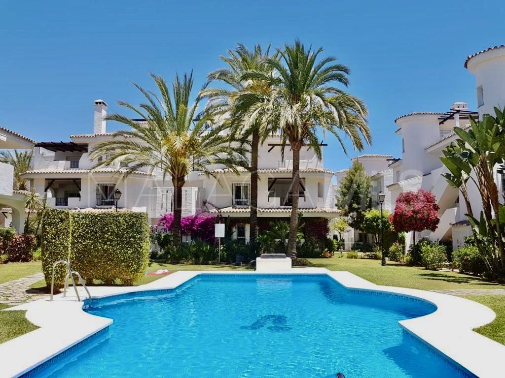 Zweistöckiges penthouse for sale in Los Naranjos de Marbella