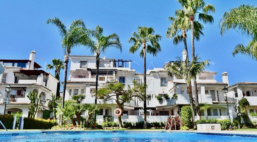 Zweistöckiges penthouse for sale in Los Naranjos de Marbella