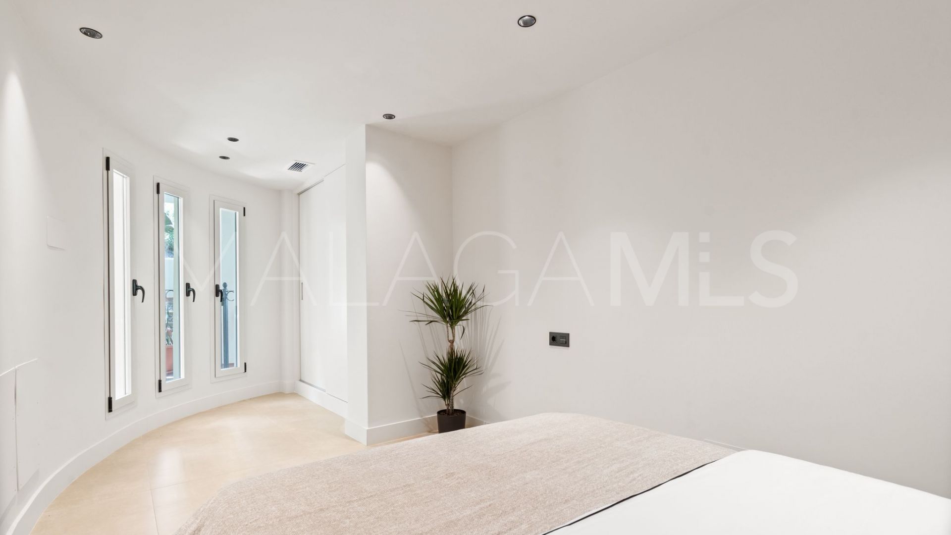 Ground floor apartment for sale in Palacetes Los Belvederes