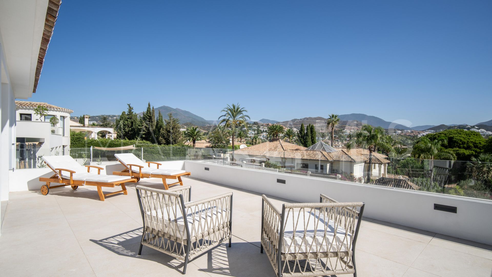 Villa for sale in Las Brisas