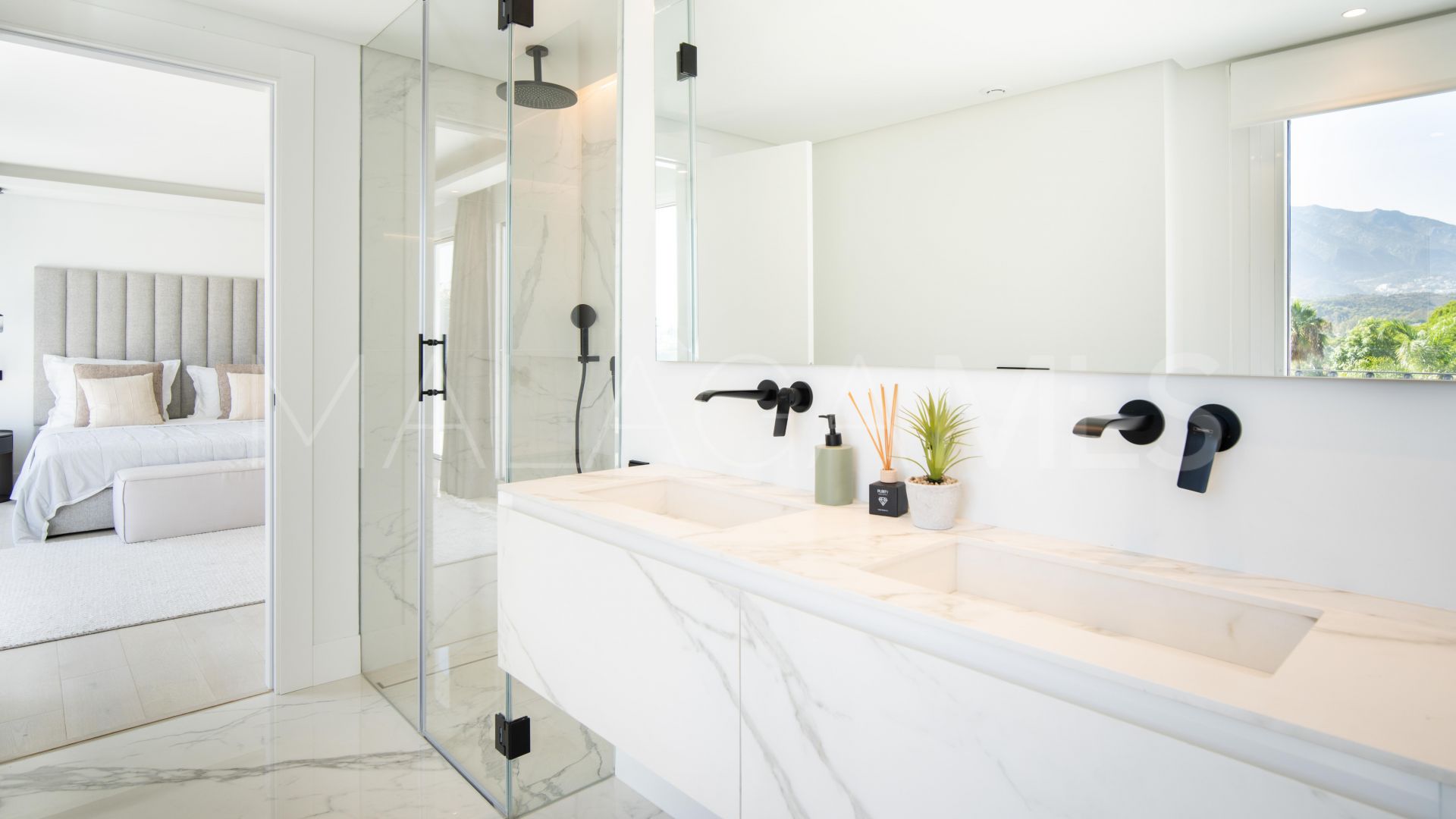 Villa for sale in Las Brisas