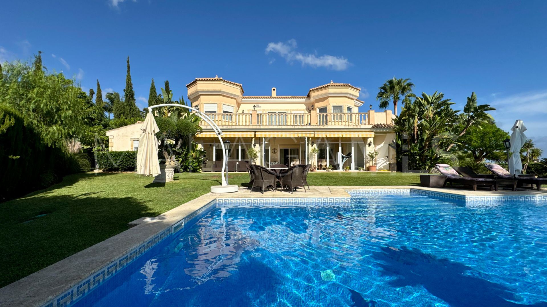Villa for sale in El Rosario