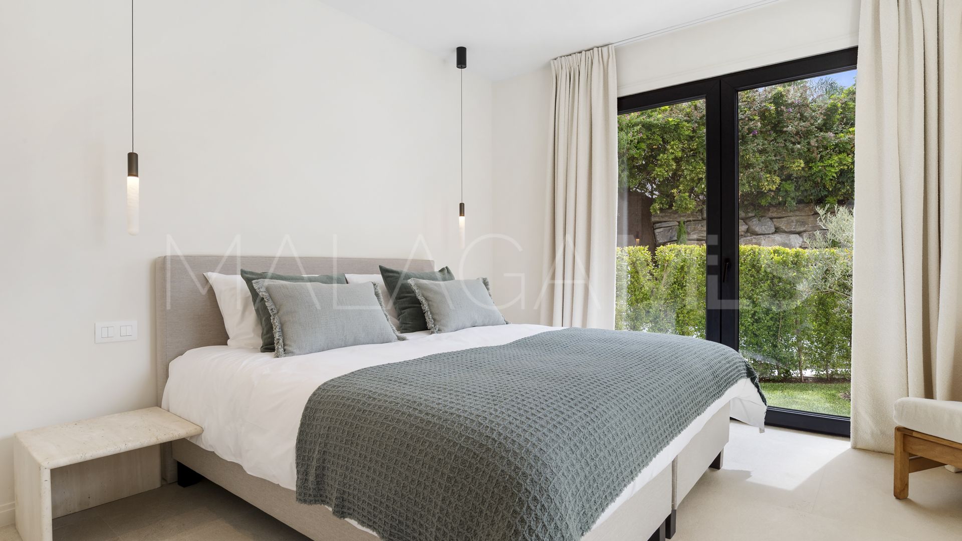 Villa for sale in Benahavis