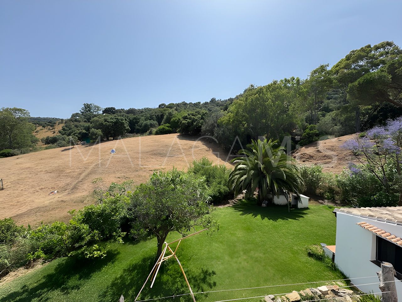 Villa for sale in Casares