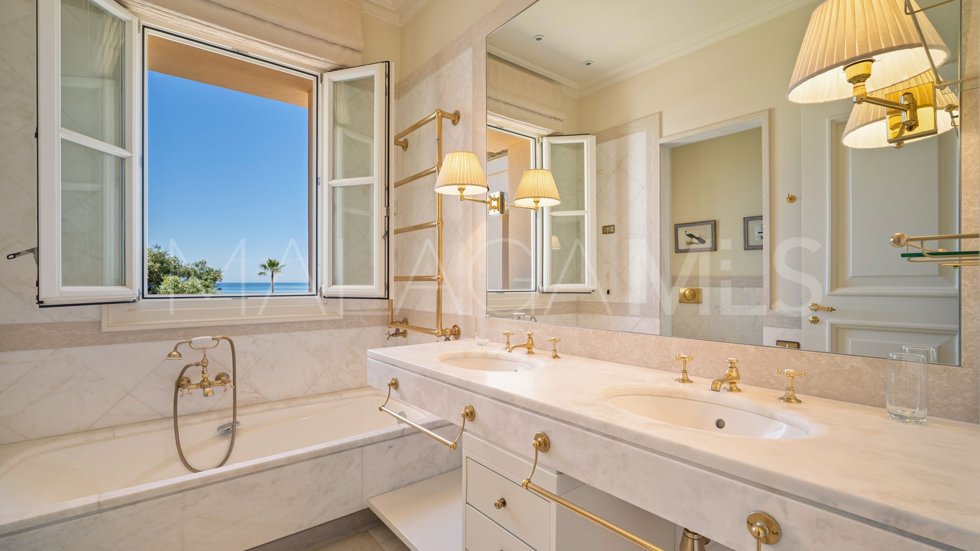 Maison for sale in Los Monteros