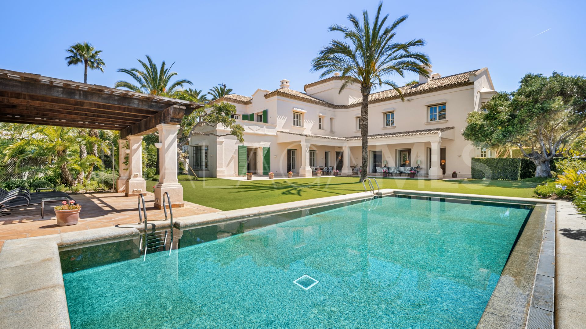 Maison for sale in Los Monteros